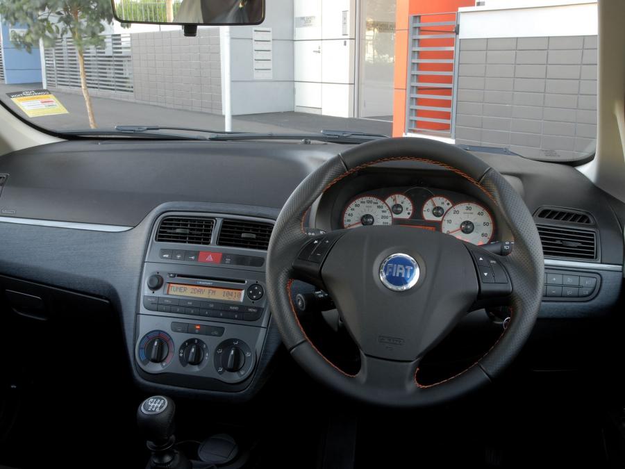  Fiat Punto 3-Door 2006 года  (AU) (фото 12 из 13)